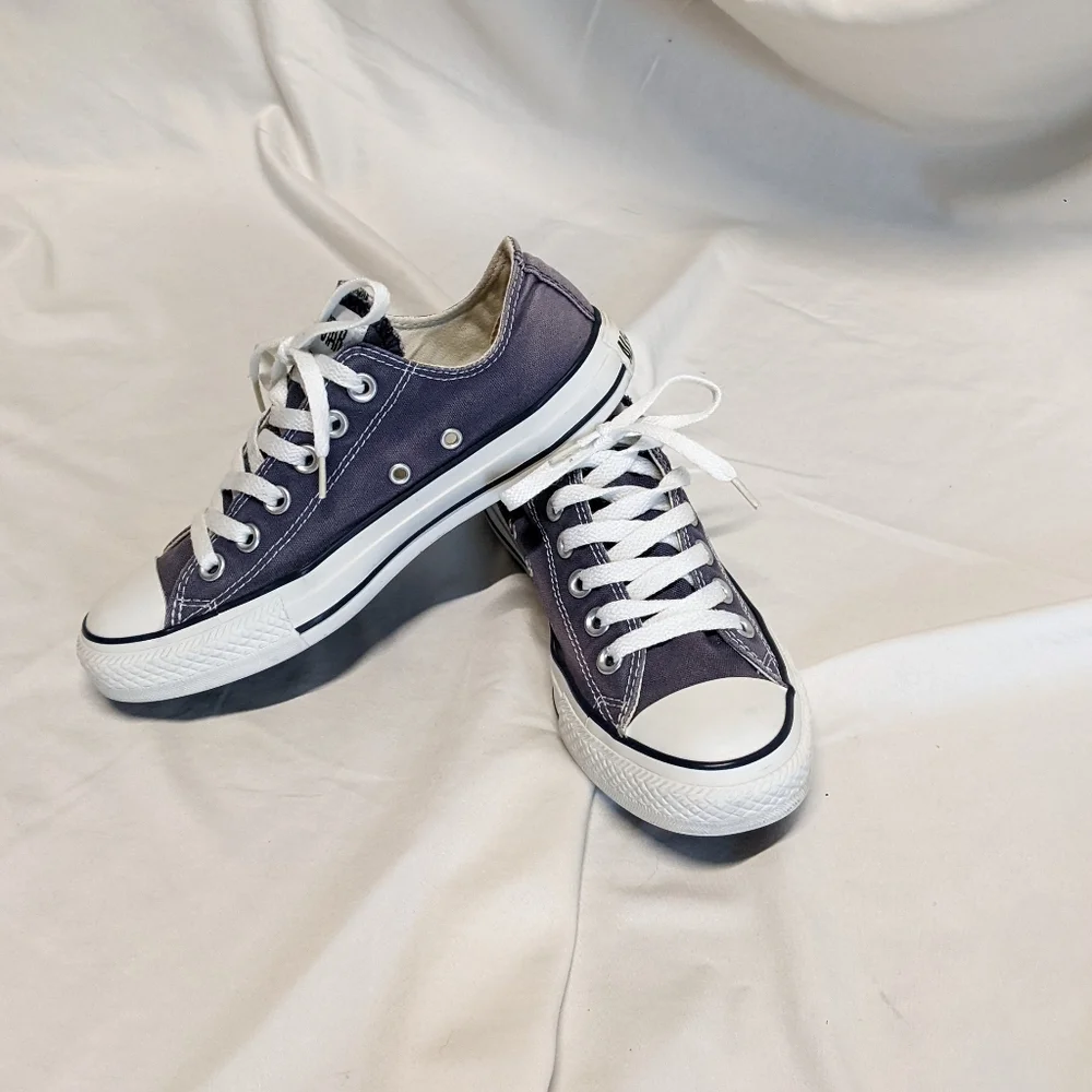 Converse - Picture 1 of 7